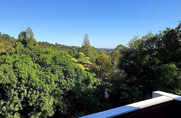 Nature Lodges (Auckland, North Island, New Zealand)