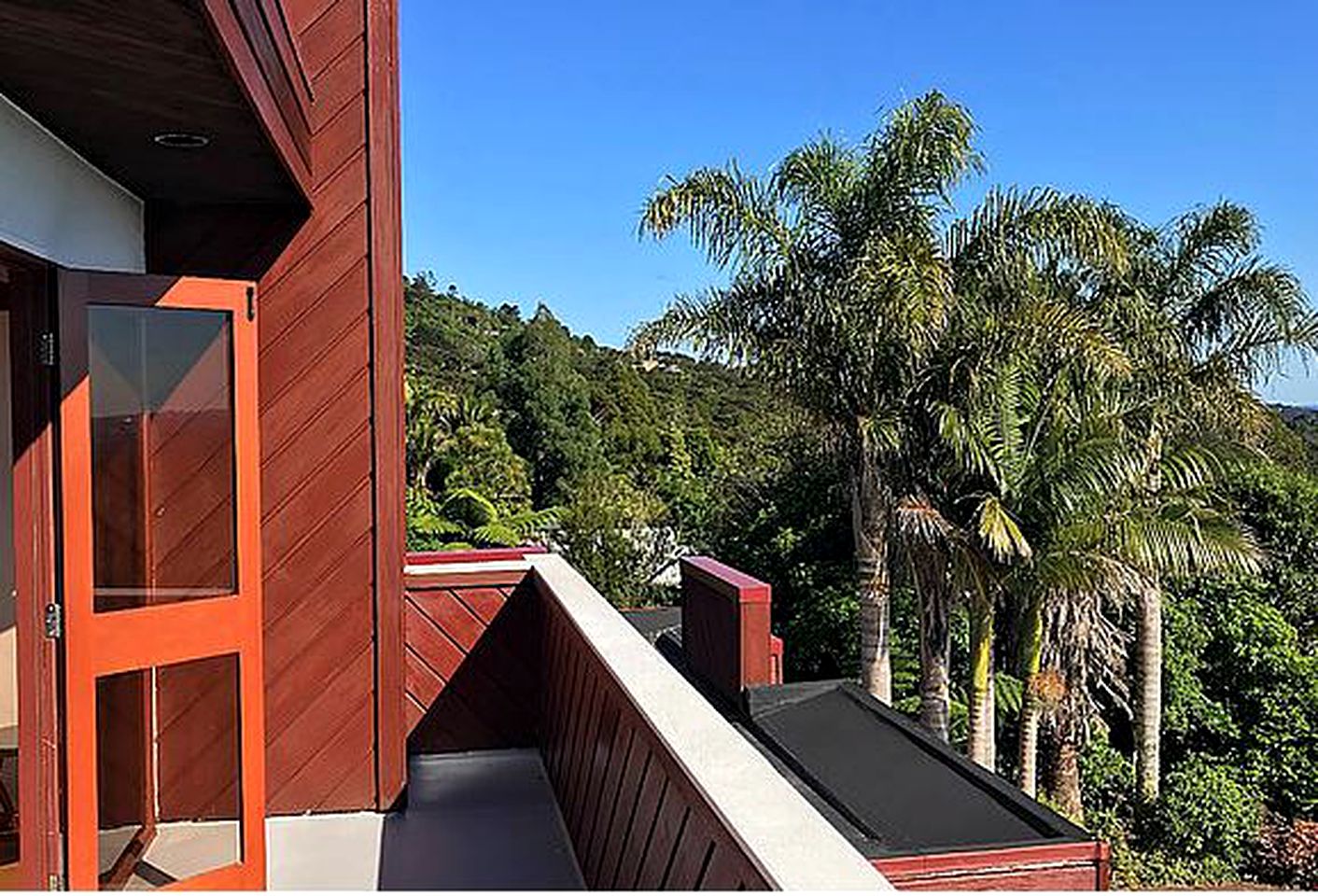 Modern Bed and Breakfast in Tropical Setting near Lion Rock on North Island