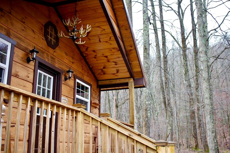 Outstanding Wooden Cabin Close to Hiking Trails in Monterville, West Virginia