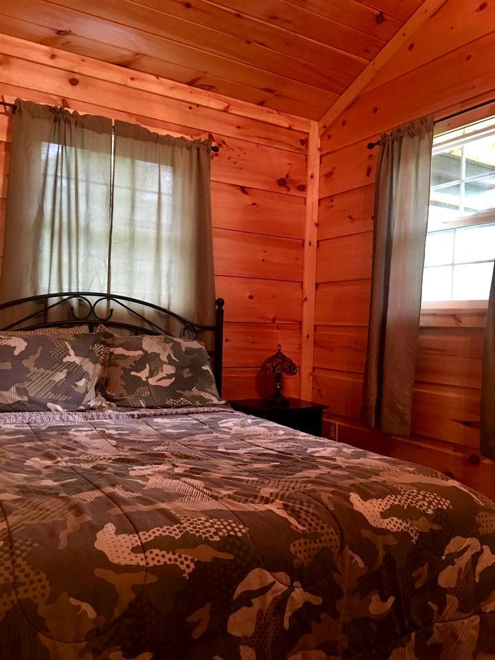 Outstanding Wooden Cabin Close to Hiking Trails in Monterville, West Virginia