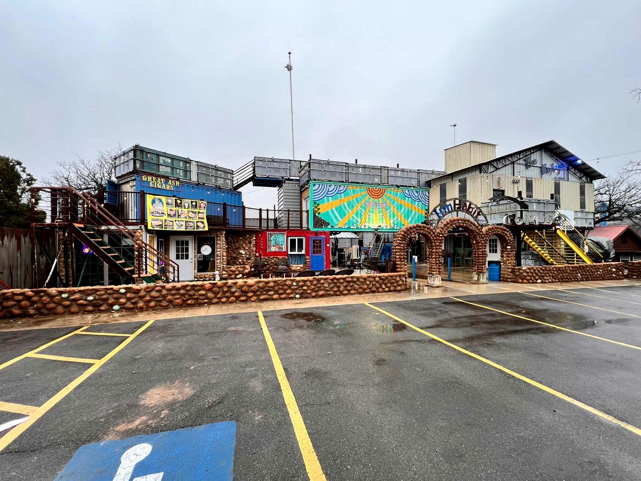Wheelchair-Accessible Tiny House with Patio Near Bath Lake in Medicine Park, Oklahoma
