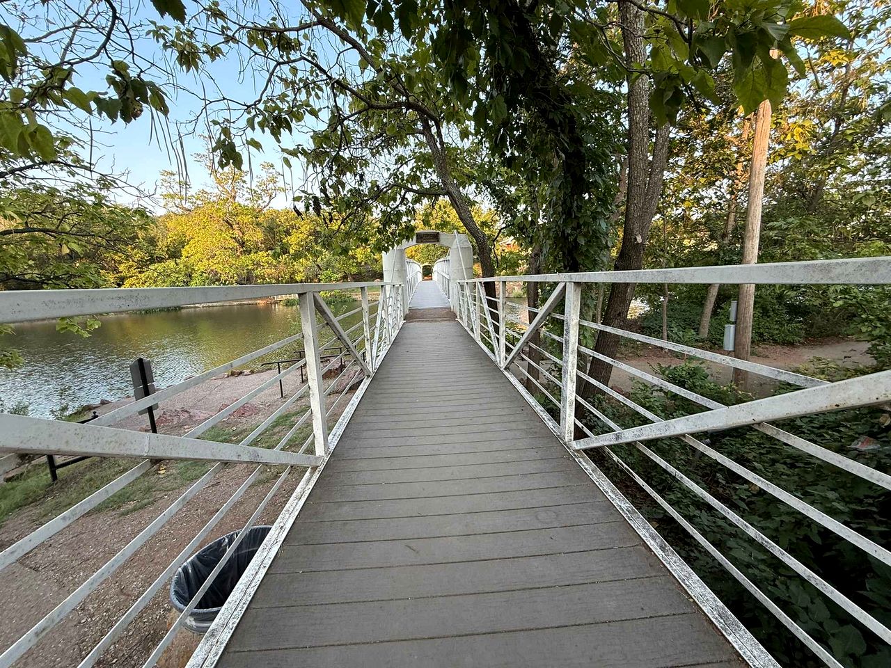 Wheelchair-Accessible Tiny House with Patio Near Bath Lake in Medicine Park, Oklahoma