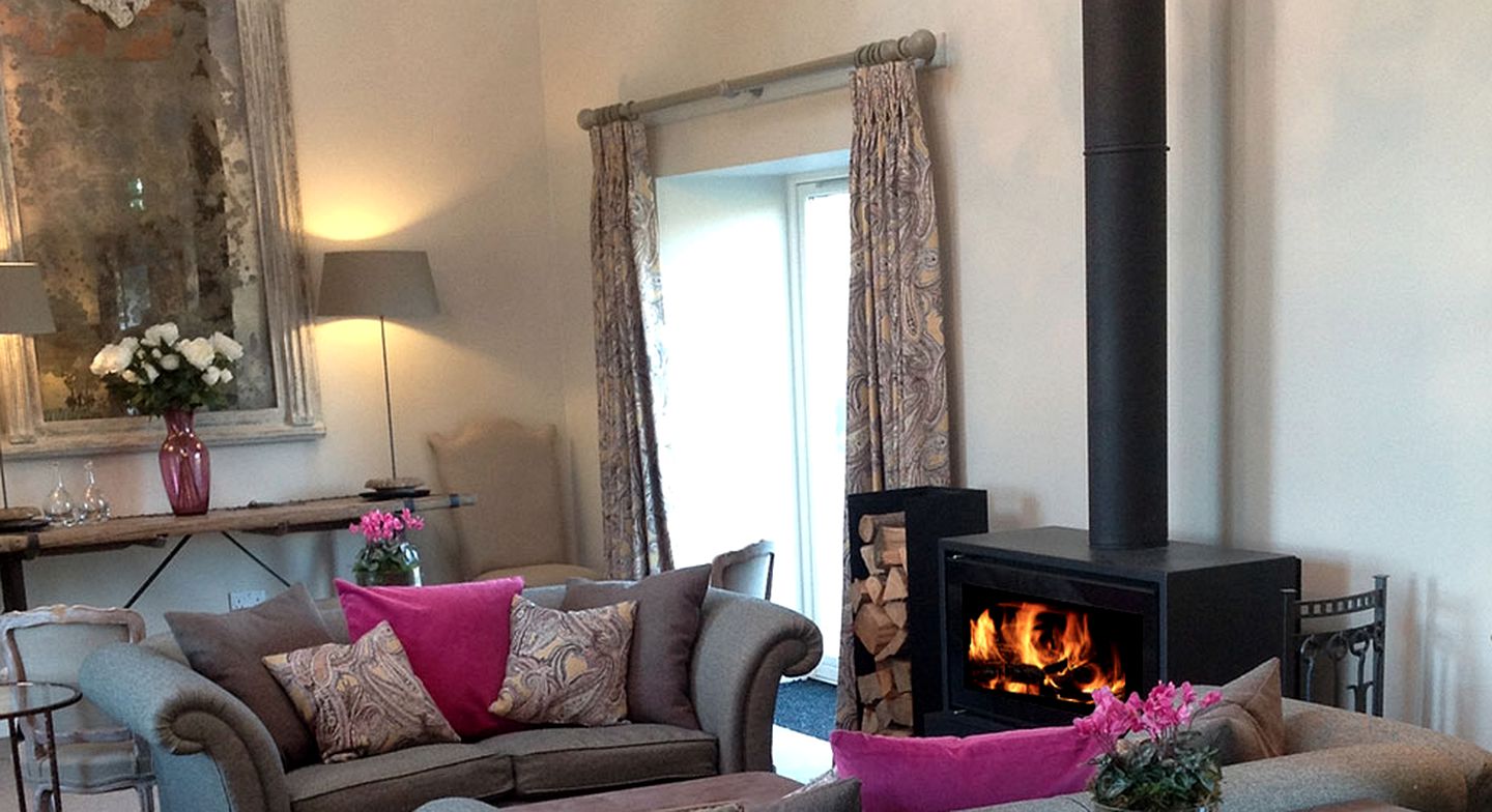 Romantic Holiday Rental in Secluded Lodge near Aberdeen, Scotland