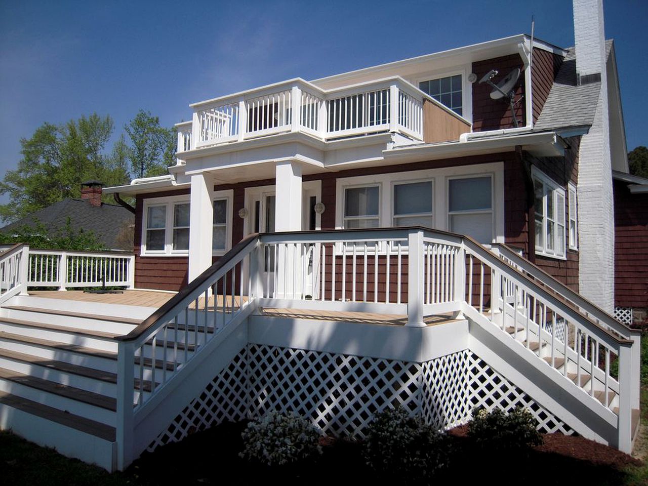 Stunning Beach House for Six Set on Chesapeake Bay in Kilmarnock, Virginia