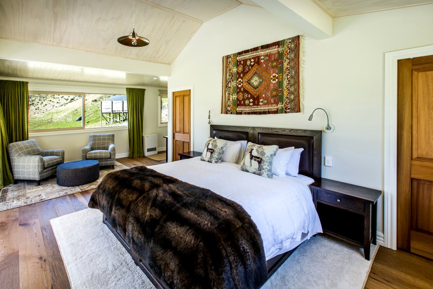 Secluded Cabin with Private Hot Tub Accessible only by Helicopter by Lake Wanaka, New Zealand