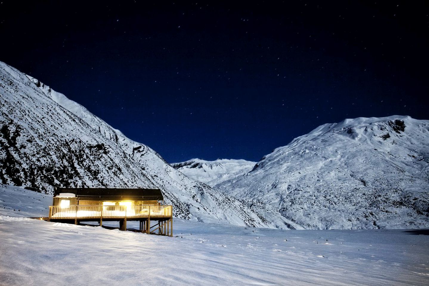 Secluded Cabin with Private Hot Tub Accessible only by Helicopter by Lake Wanaka, New Zealand