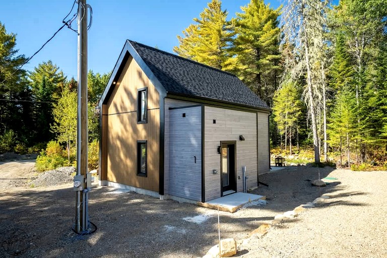 Tiny Houses (Canada, Matawinie Regional County Municipality, Quebec)