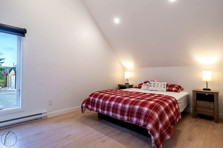 Vacation Rentals (Canada, --, --)