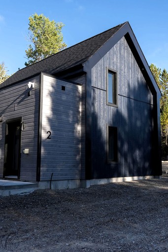 Vacation Rentals (Canada, --, --)