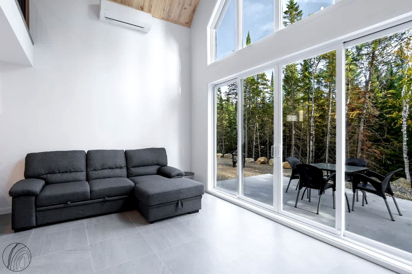 Tranquil Forest Mini-Chalet Retreat Near Chute-à-Bull Park in St-Côme, Quebec