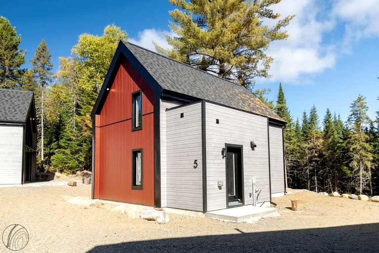 Tiny Houses (Canada, Matawinie Regional County Municipality, Quebec)