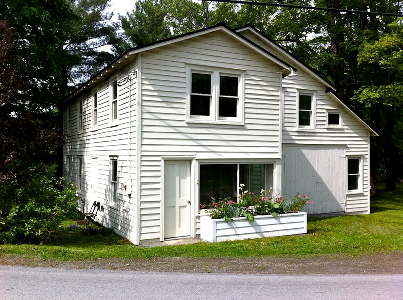 Minimalist Countryside Villa Rental near Albany in Upstate New York