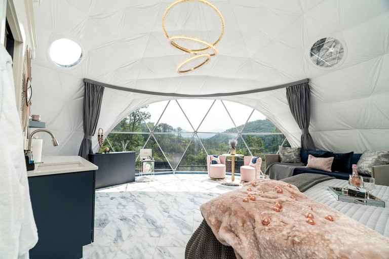 Domes (United States of America, Townsend, Tennessee)