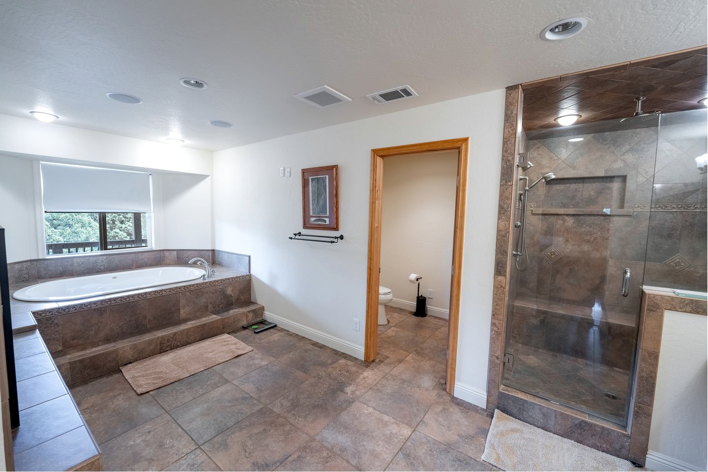 Fantastic Group Cabin with Fireplace and Spacious Game Room in Big Bear City, California
