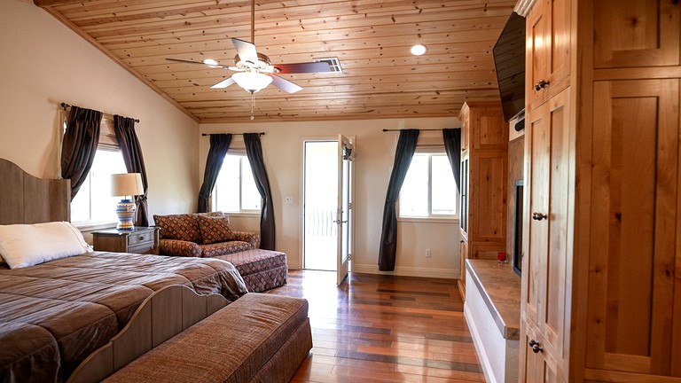 Cabins (United States of America, Big Bear City, California)