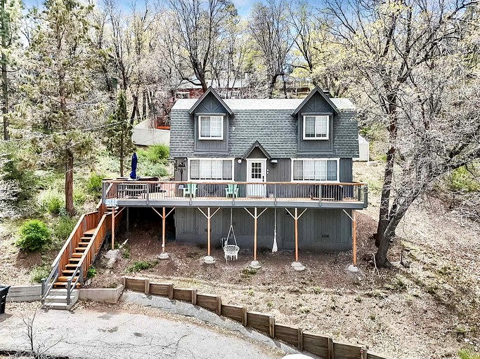 Cabin with Hot Tub & Forest Pine Retreat Cozy Getaway in Big Bear, California