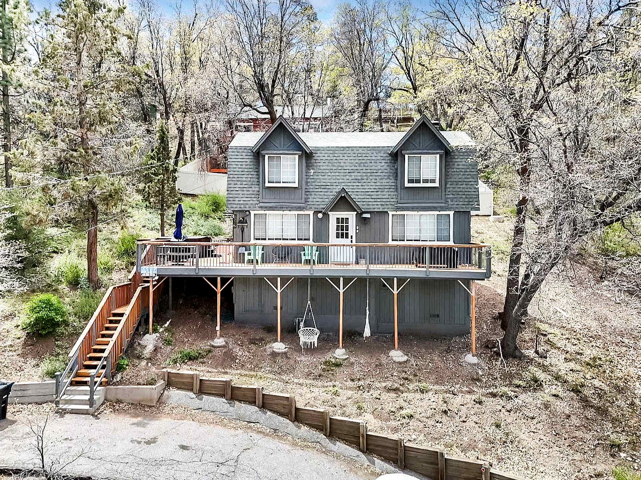 Cabin with Hot Tub & Forest Pine Retreat Cozy Getaway in Big Bear, California