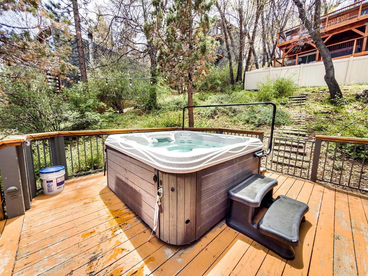 Cabin with Hot Tub & Forest Pine Retreat Cozy Getaway in Big Bear, California