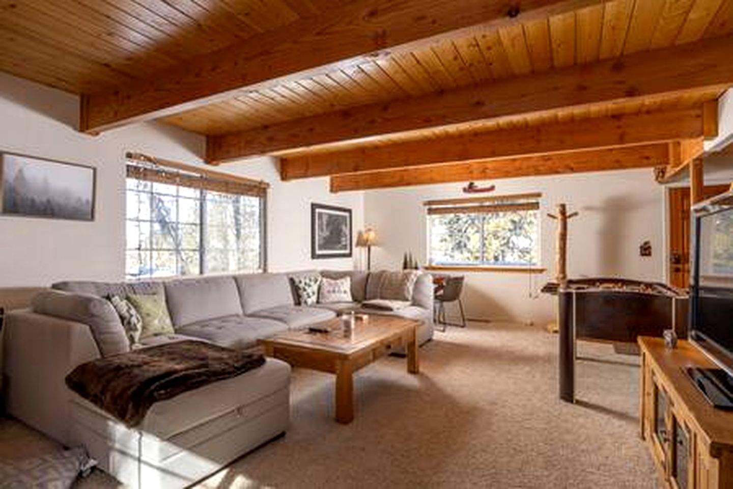 Family-Friendly Cabin with Foosball Table and Cozy Interior in California
