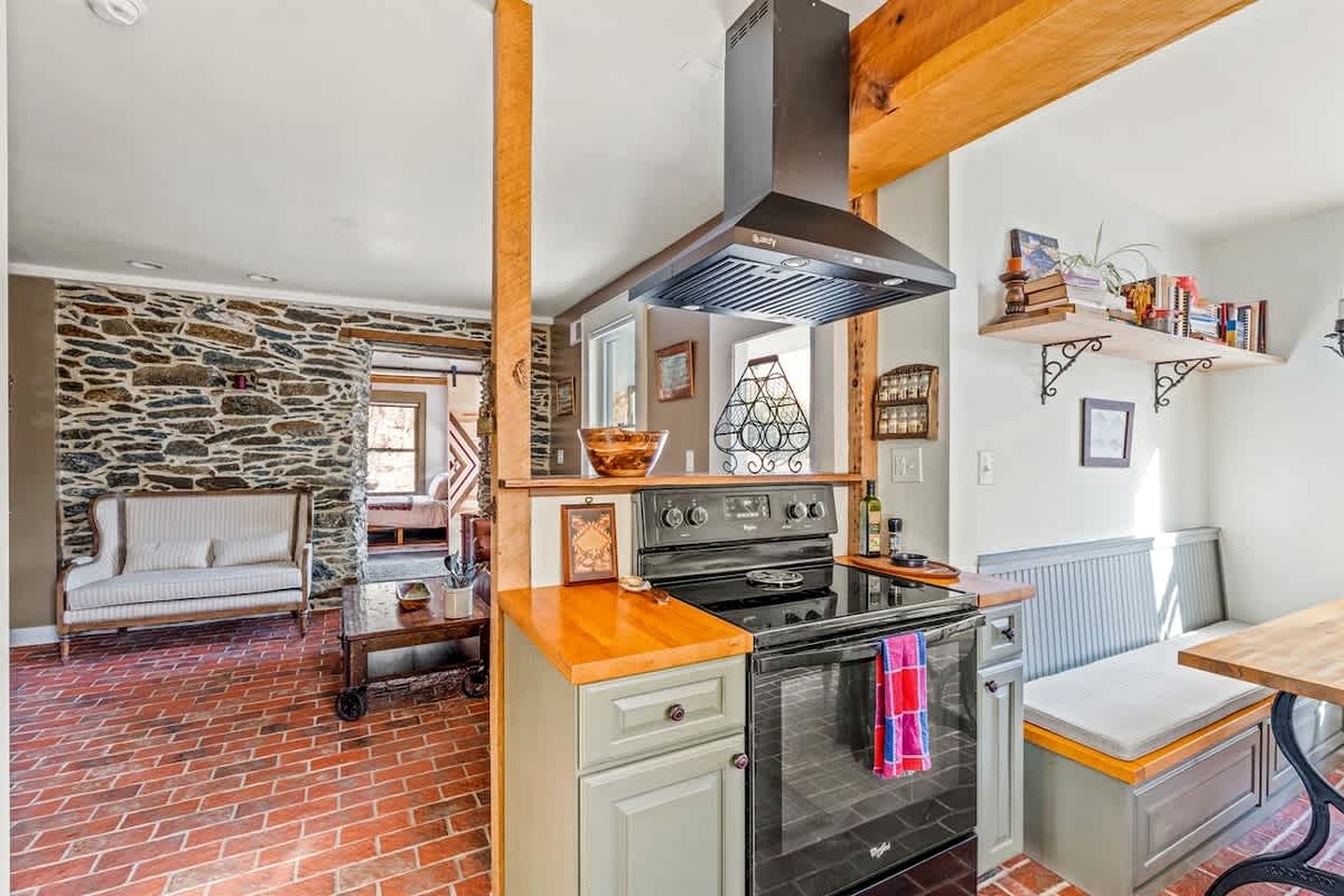 Historic Stone Cottage with Hot Tub and Hammock, Minutes from Downtown Harpers Ferry, West Virginia
