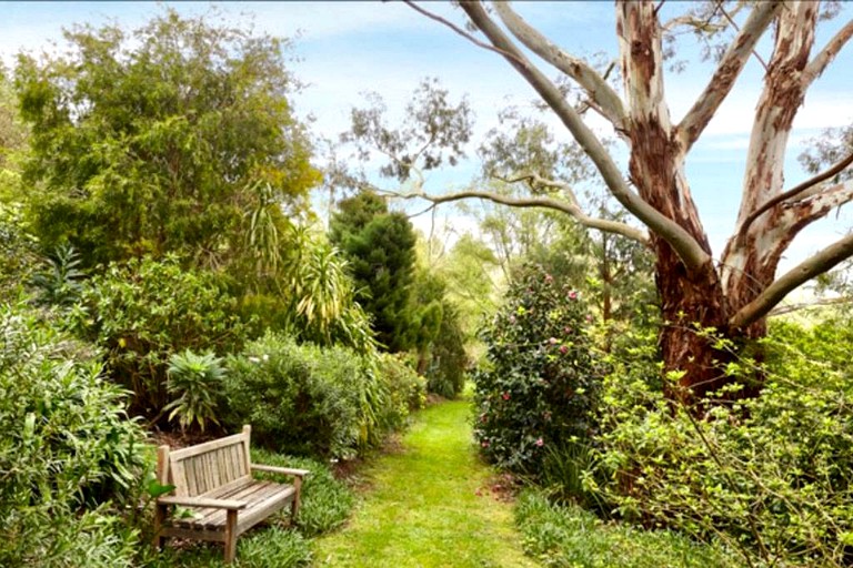 Tents (Trafalgar, Victoria, Australia)