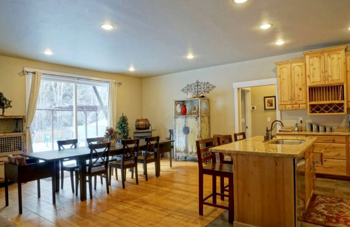 Luxurious Pet-Friendly Vacation Rental close to Mirror Lake in Kamas, Utah