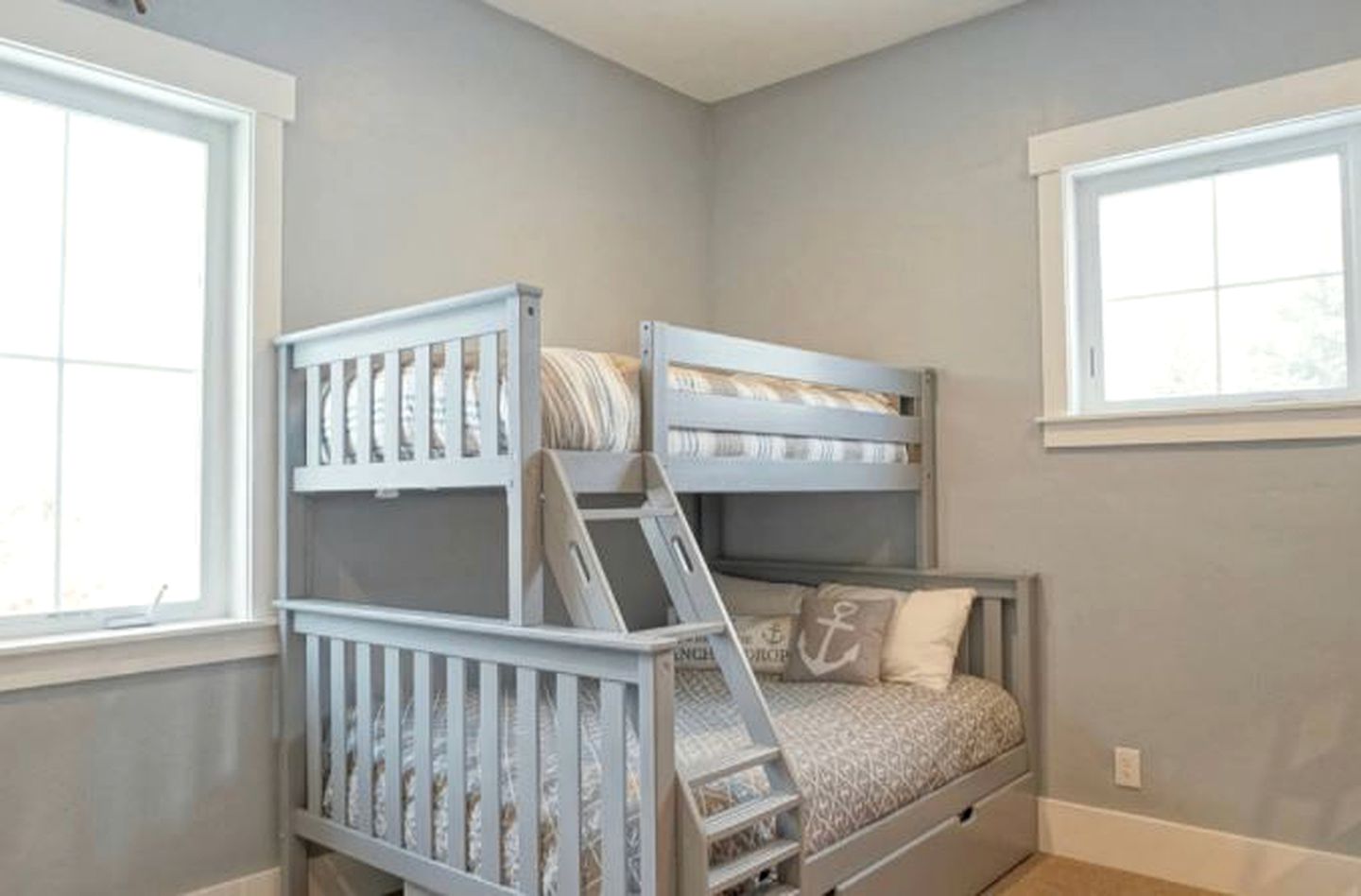 Luxurious Pet-Friendly Vacation Rental close to Mirror Lake in Kamas, Utah