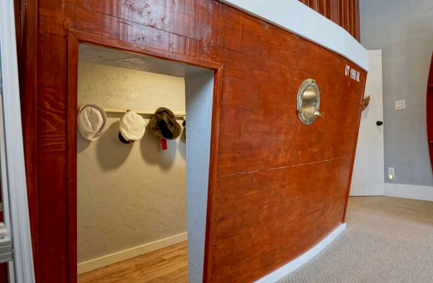 Luxurious Pet-Friendly Vacation Rental close to Mirror Lake in Kamas, Utah