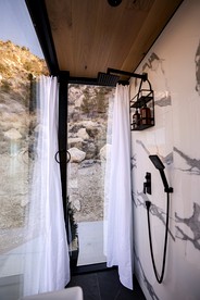 Mirror Tiny House with Equipped Interior and Fire Pit in Orderville, Utah - Photo 3