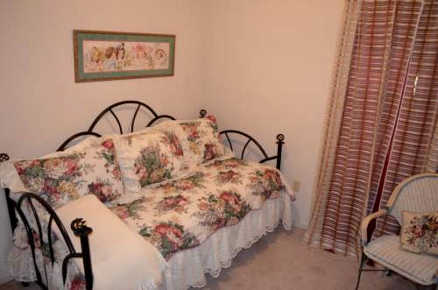 Countryside Cottage Rental with Charming Decor in Cabot, Arkansas