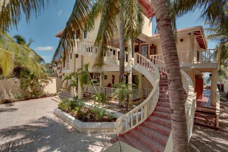 Villas (Belize, Belize City, Belize District)