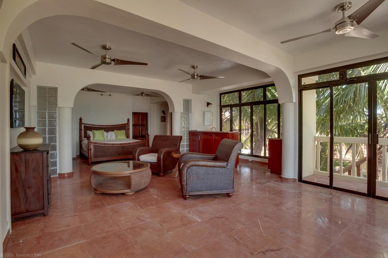 Villas (Belize, Belize City, Belize District)