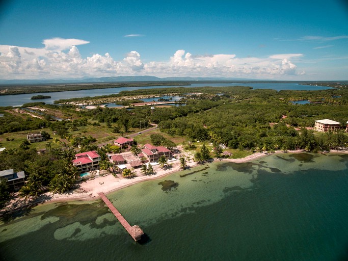 Villas (Belize, Belize City, Belize District)