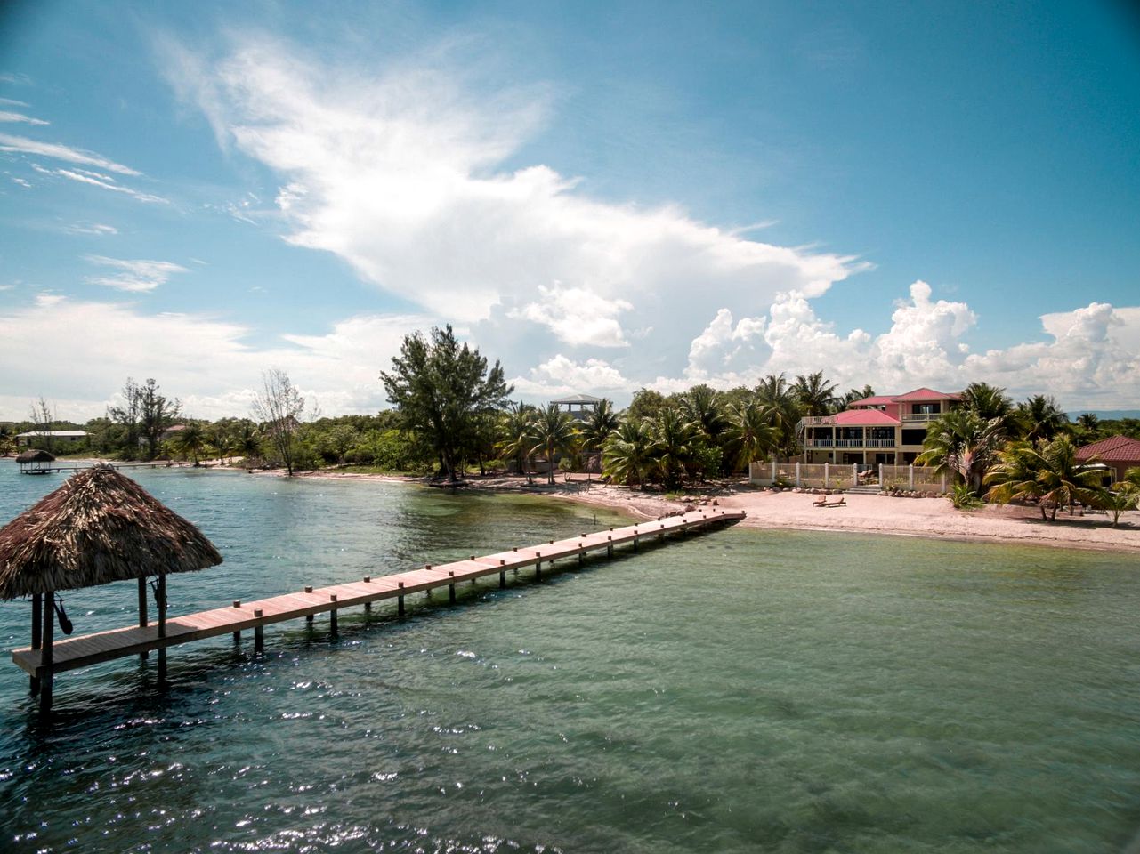 Charming Villa with Swimming Pool in Belize City, Belize District