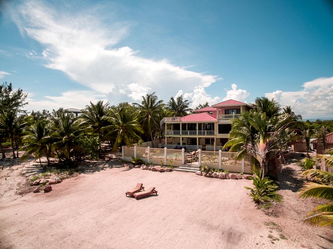 Villas (Belize, Belize City, Belize District)