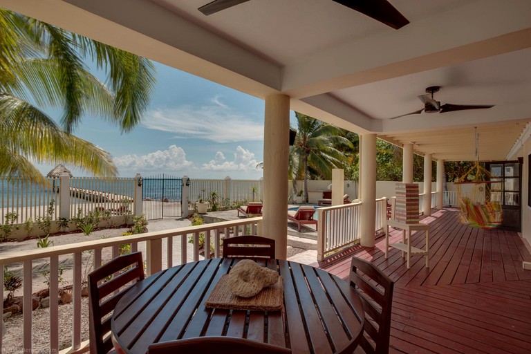 Villas (Belize, Belize City, Belize District)