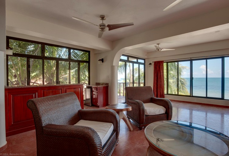 Villas (Belize, Belize City, Belize District)