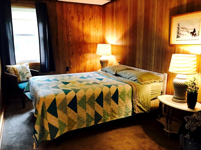 Cabins (Ashland, Wisconsin, United States)