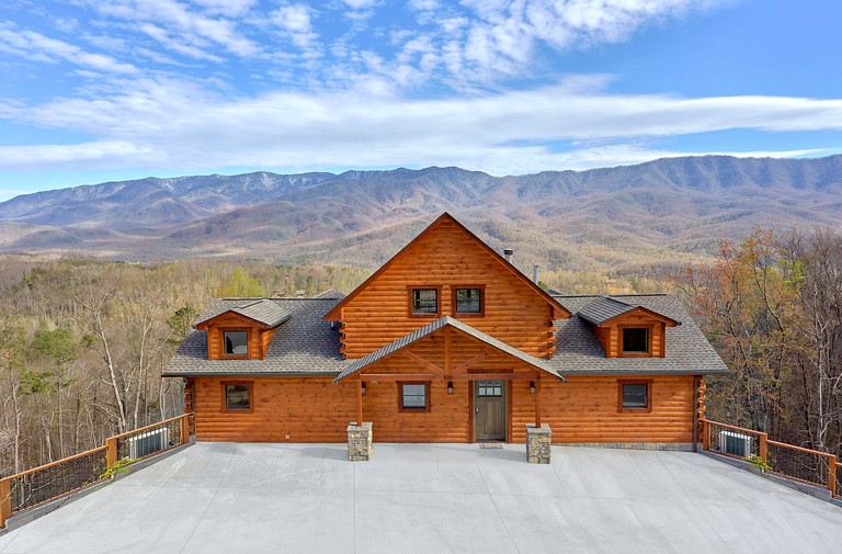 Luxury Large Glamping Destination with Private Hot Tub and Home Theater in Gatlinburg, Tennessee