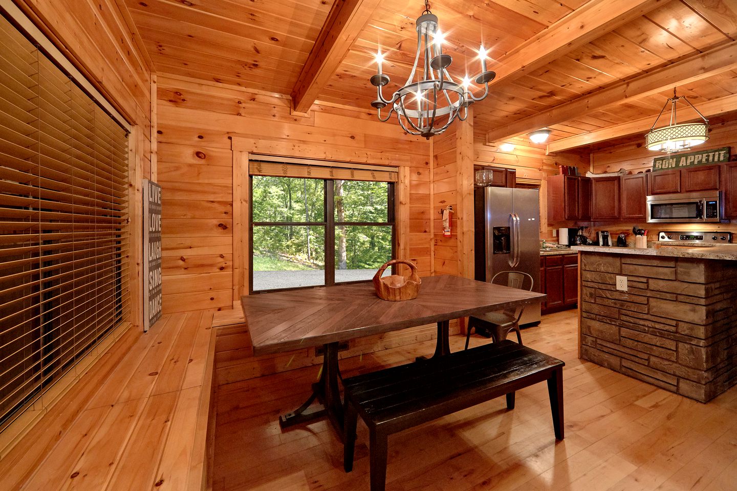 Mountain Cabin Rental Perfect for Group Glamping in Tennessee
