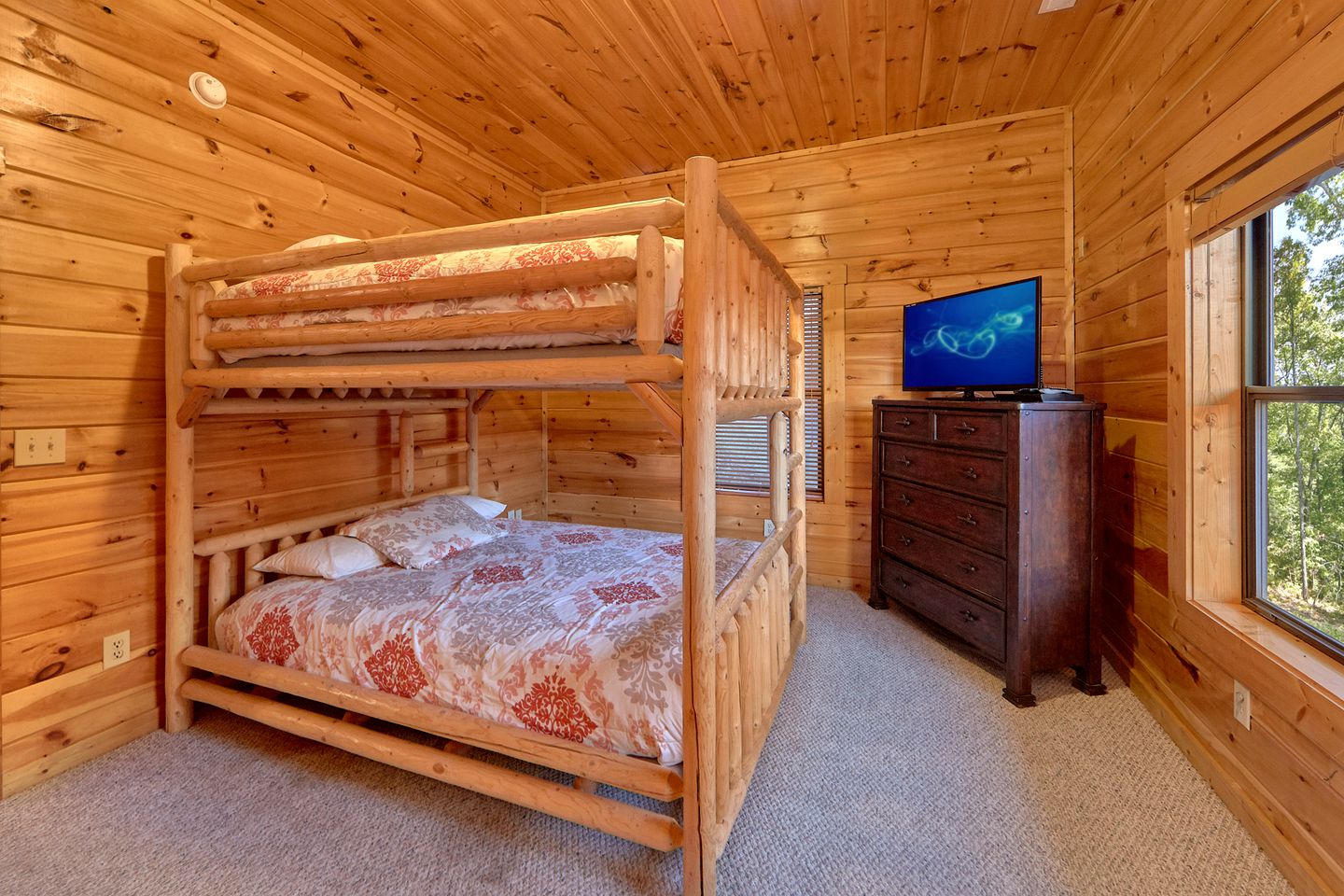 Mountain Cabin Rental Perfect for Group Glamping in Tennessee