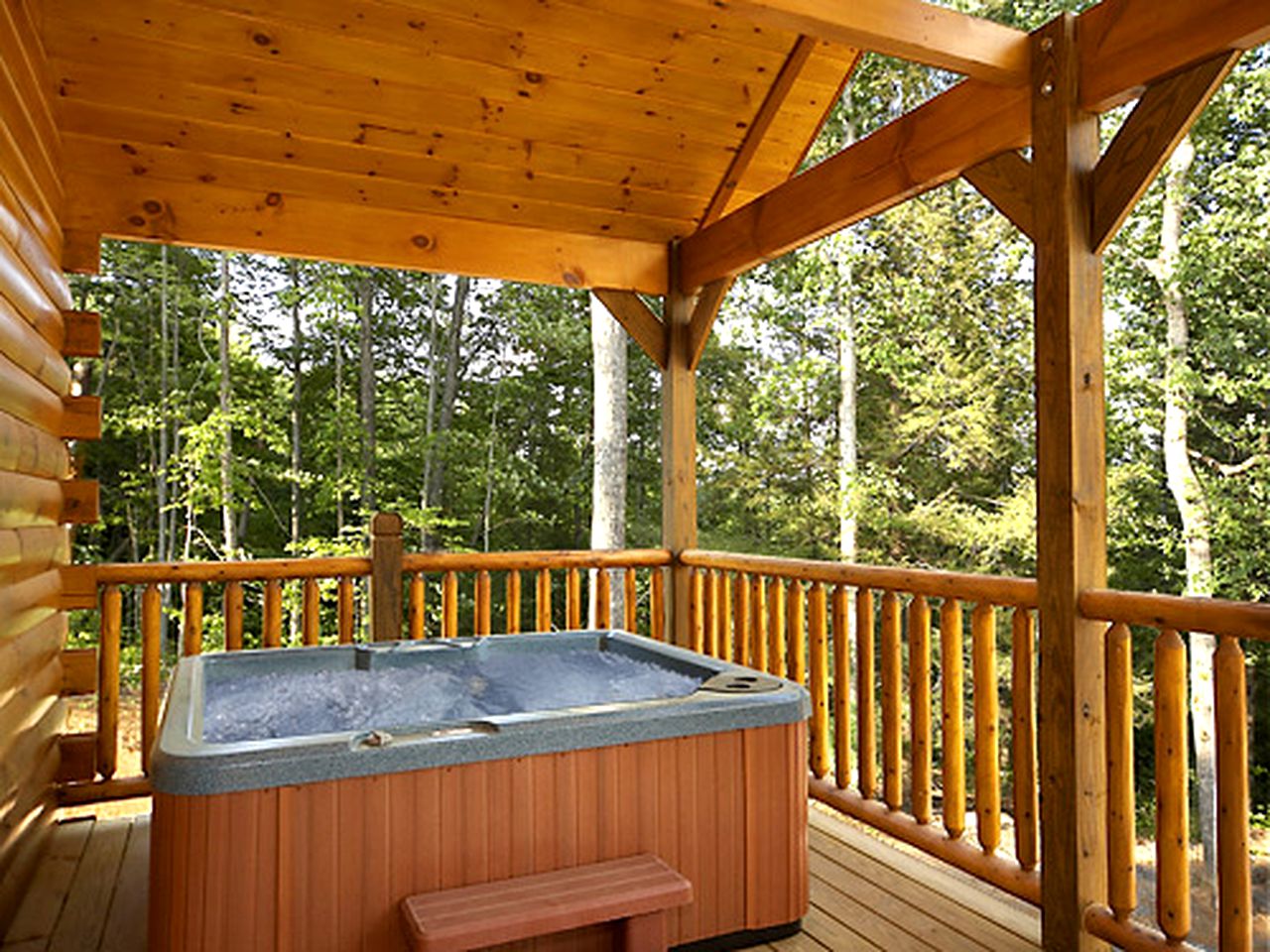 Mountain Cabin Rental Perfect for Group Glamping in Tennessee