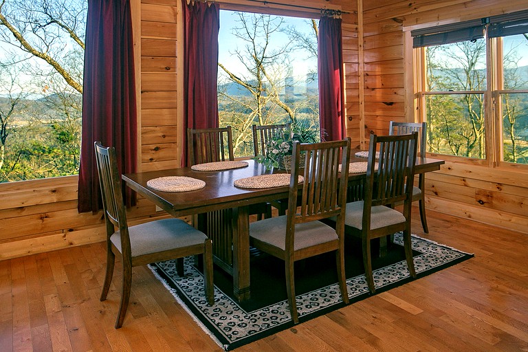 -- (United States, Sevierville, Tennessee)