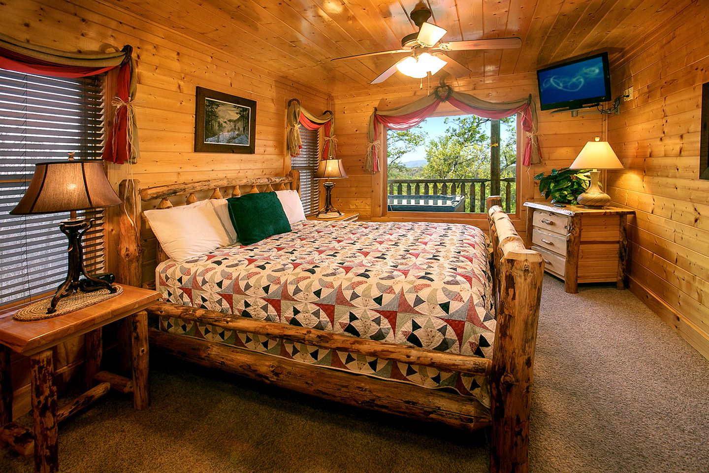 Lovely Smoky Mountains Cabin with a Hot Tub