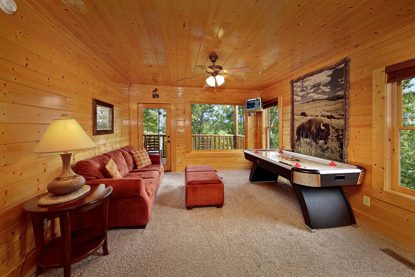 Lovely Smoky Mountains Cabin with a Hot Tub