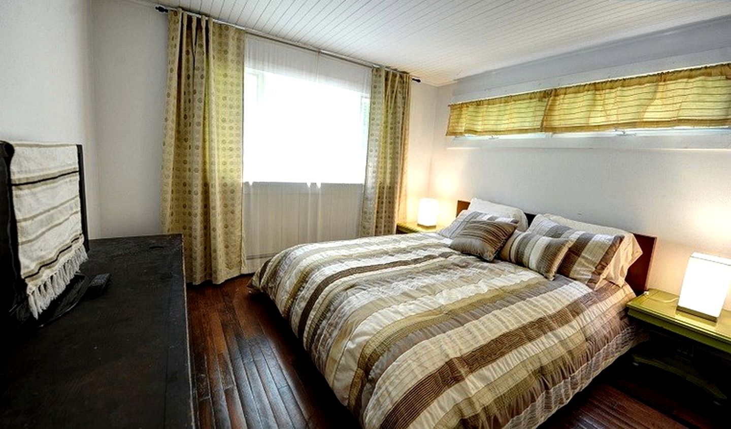 Mix Modern and Vintage at Spacious Luxury Cottage in Woodstock, New York