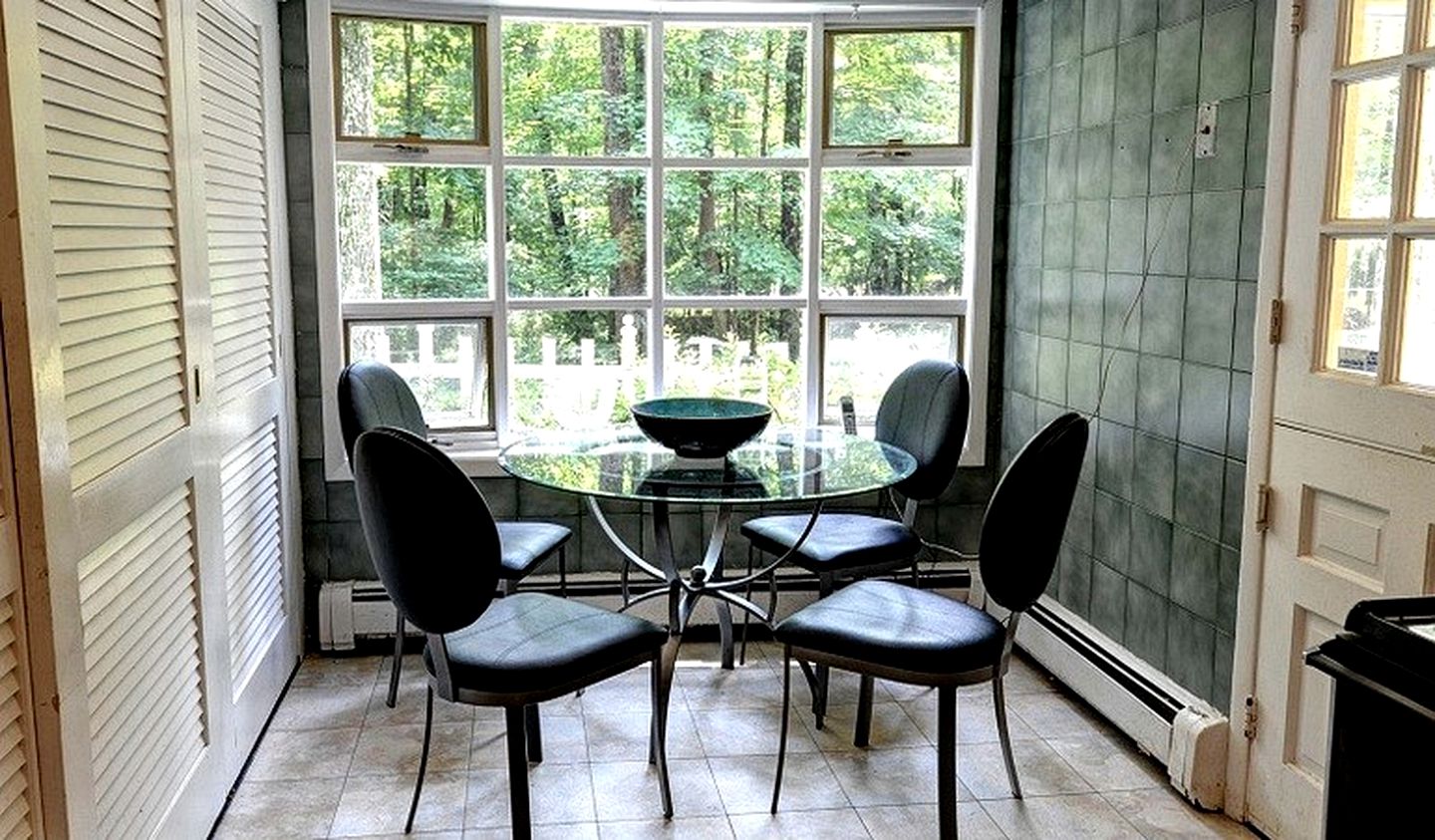 Mix Modern and Vintage at Spacious Luxury Cottage in Woodstock, New York