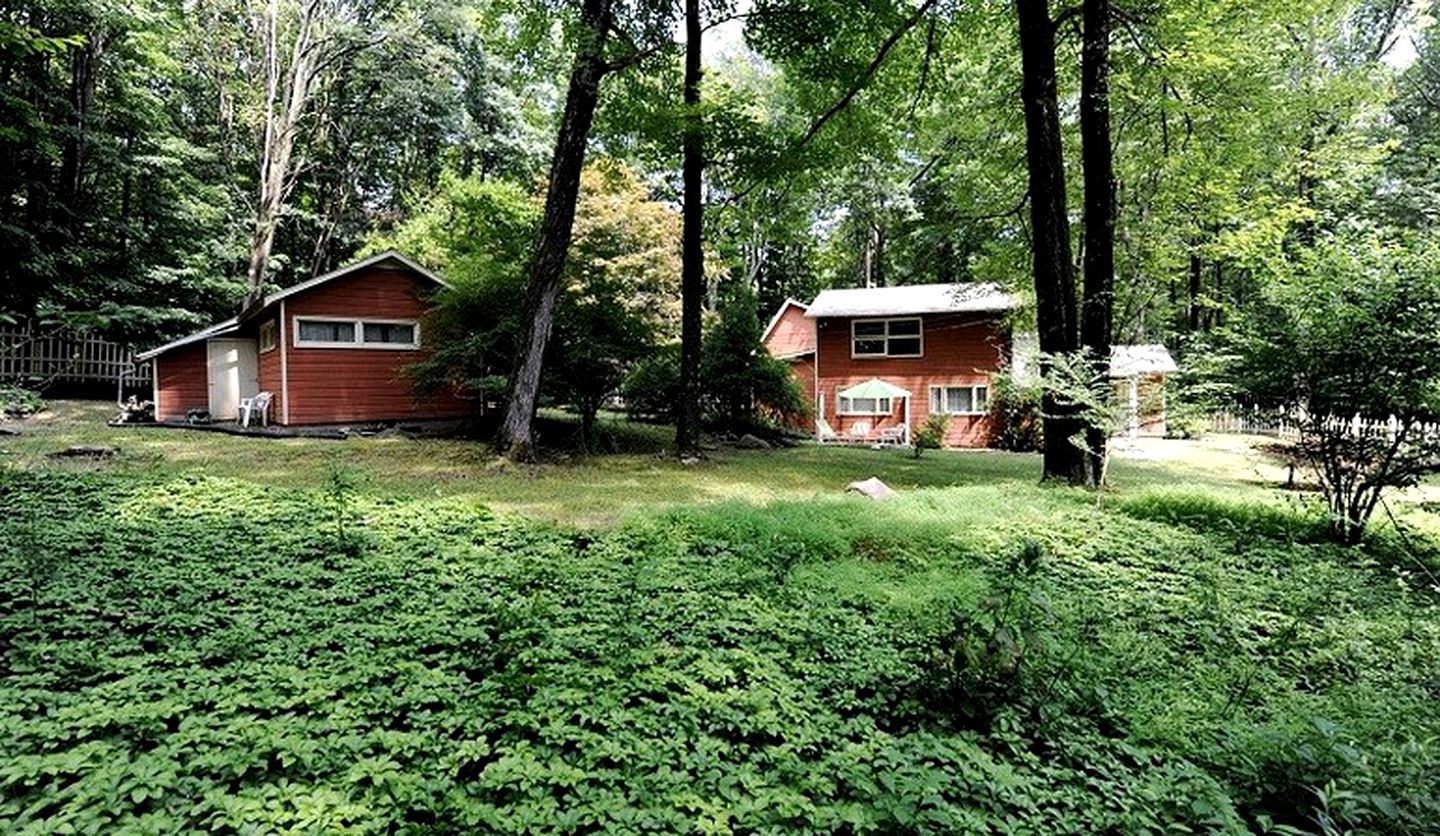 Mix Modern and Vintage at Spacious Luxury Cottage in Woodstock, New York