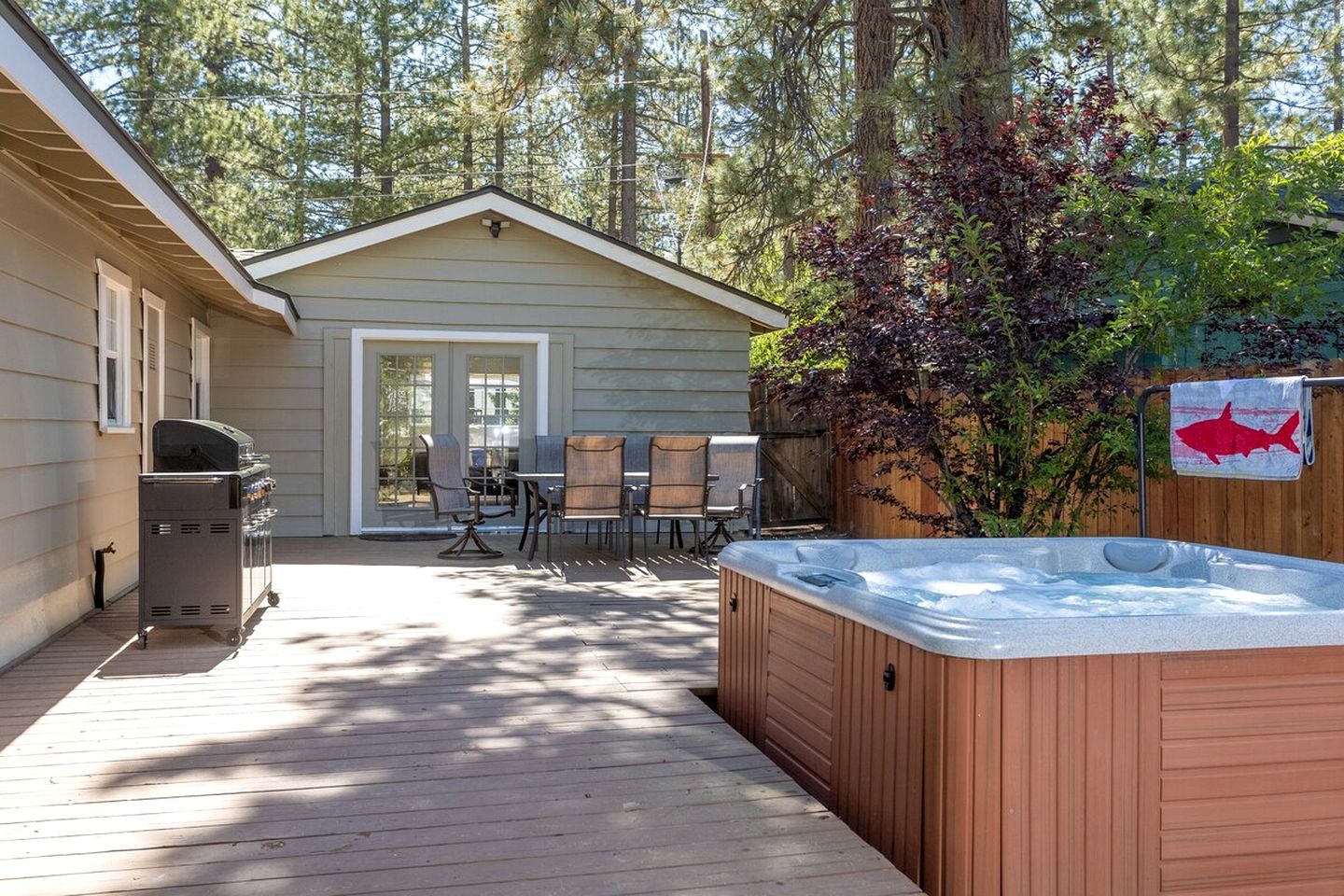 Charming Cottage with Foosball and Hot-tub in Big Bear Lake, California