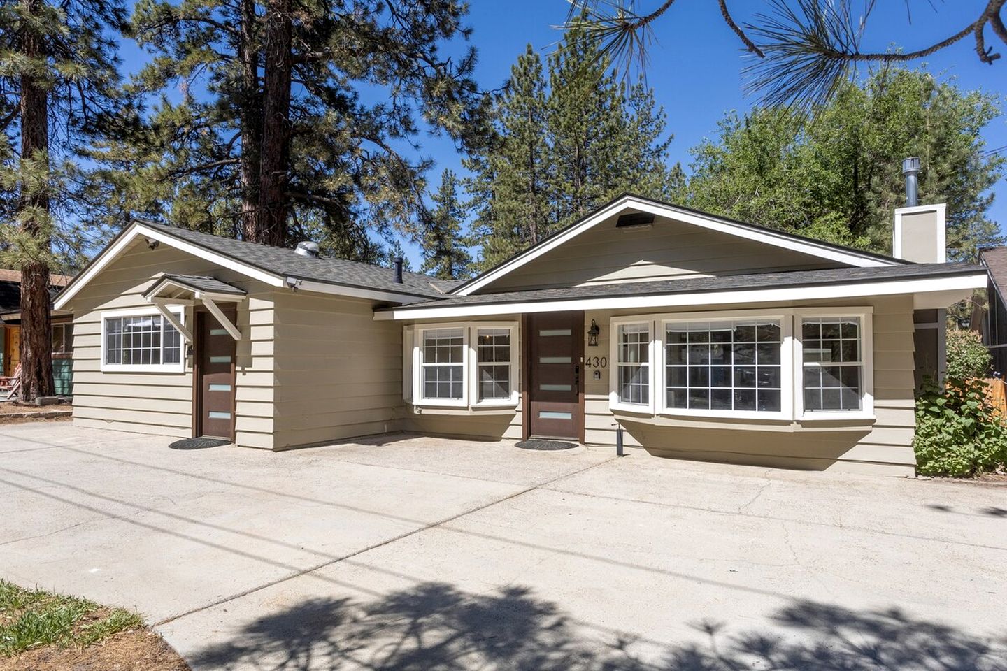 Charming Cottage with Foosball and Hot-tub in Big Bear Lake, California